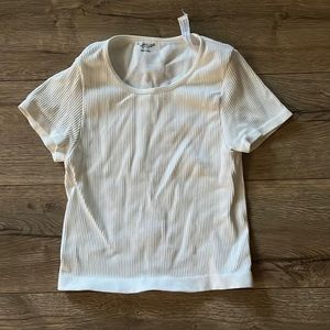 XS White Fitted Urban Outfitters Tee-Shirt